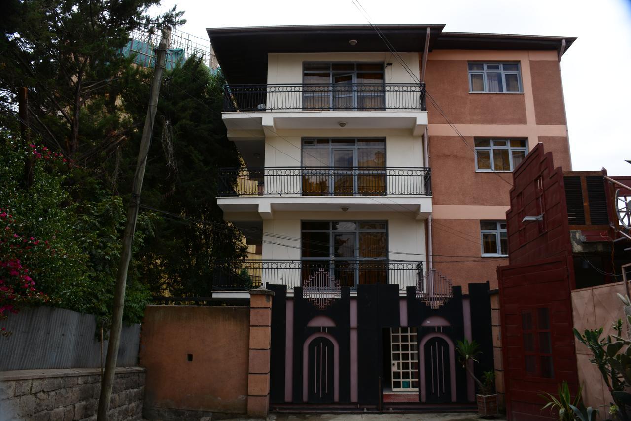 The Hive Guest House Addis Ababa Exterior foto