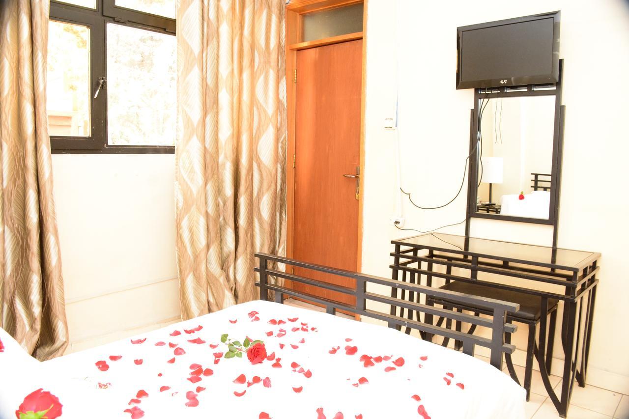 The Hive Guest House Addis Ababa Exterior foto